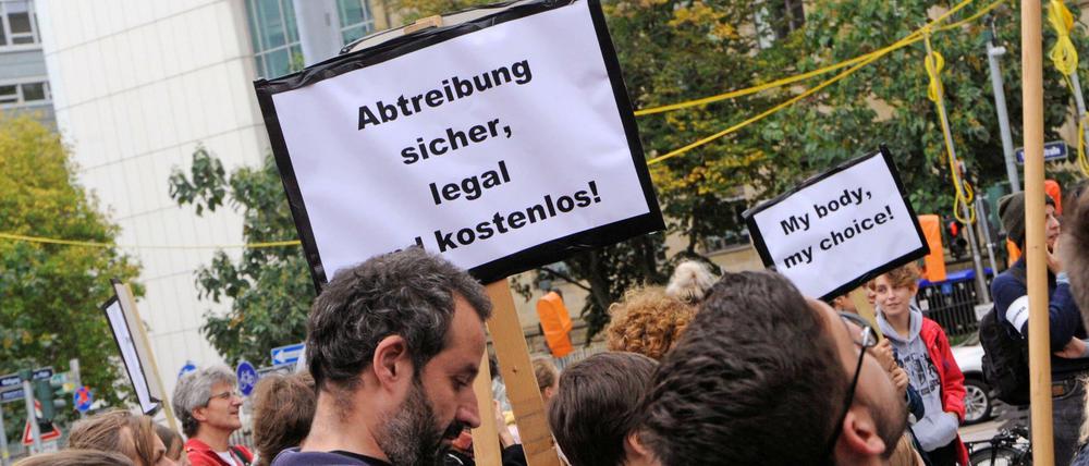 Der Safe Abortion Day macht auf die Hürden beim Schwangerschaftsabbruch aufmerksam.