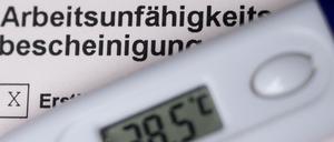 Wegen der verschärften Corona-Lage können Patienten mit Erkältungsbeschwerden sich jetzt wieder bundesweit telefonisch eine Krankschreibung besorgen. 