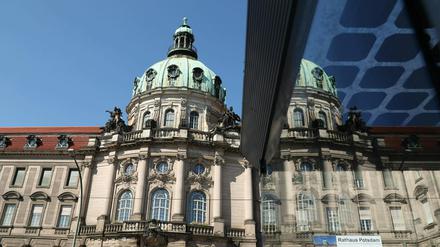 Sitz der Stadtverwaltung - das Potsdam Stadthaus in der Friedrich-Ebert-Straße.