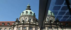 Sitz der Stadtverwaltung - das Potsdam Stadthaus in der Friedrich-Ebert-Straße.