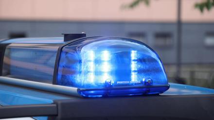 Die Polizei sucht nach einem Mann, der einen Busfahrer angegriffen haben soll.