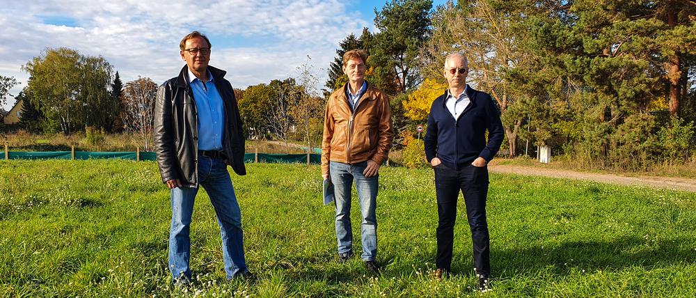 Marius Swoboda, Wieland Weiß, Martin Reiss (v.l), Anwohner der geplanten Kita in Stahnsdorf