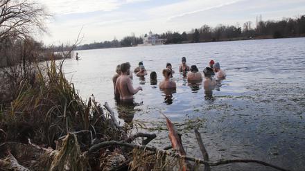 Das Eisbaden am Heiligen See findet auch in diesem Jahr wieder regelmäßig statt (Archivfoto).