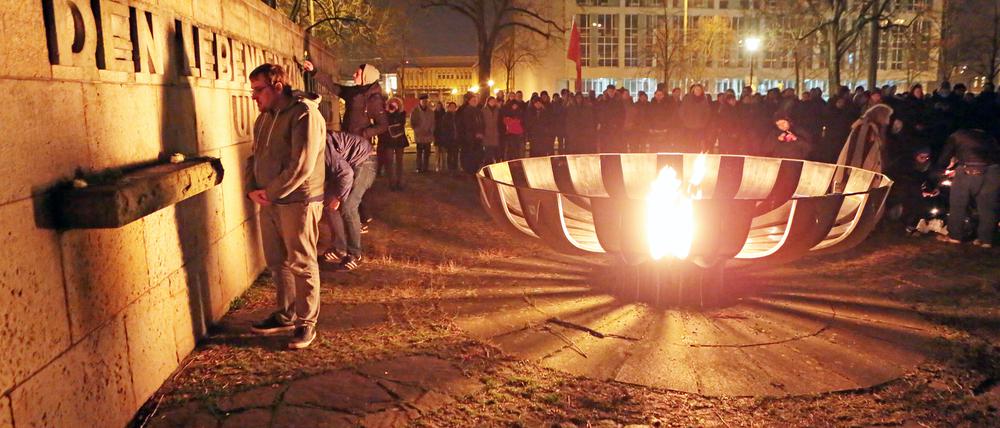 Eine Gedenkveranstaltung am Mahnmal gegen den Faschismus.