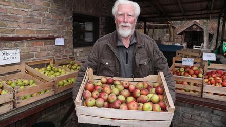 Obstbauer Gerhard Neumann, Inhaber von Neumanns Erntegarten & Hofladen.