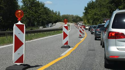 Stau auf der Nuthestraße in Potsdam.