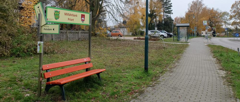 Eine Mitfahrbank in Priort