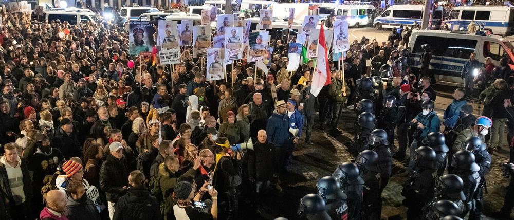 Querdenken-Demonstranten in Leipzig. Immer wieder ist die Messestadt Veranstaltungsort rechter Versammlungen.