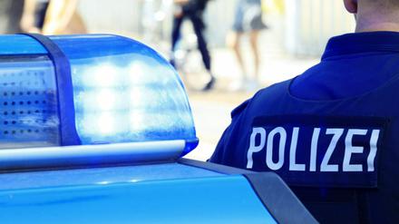 Die Polizei sucht nach Brandstiftern.