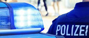 Die Polizei sucht nach Brandstiftern.
