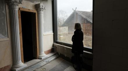 Bürgermeisterin Manuela Saß im März 2017 auf der Baustelle der Blütentherme Werder.