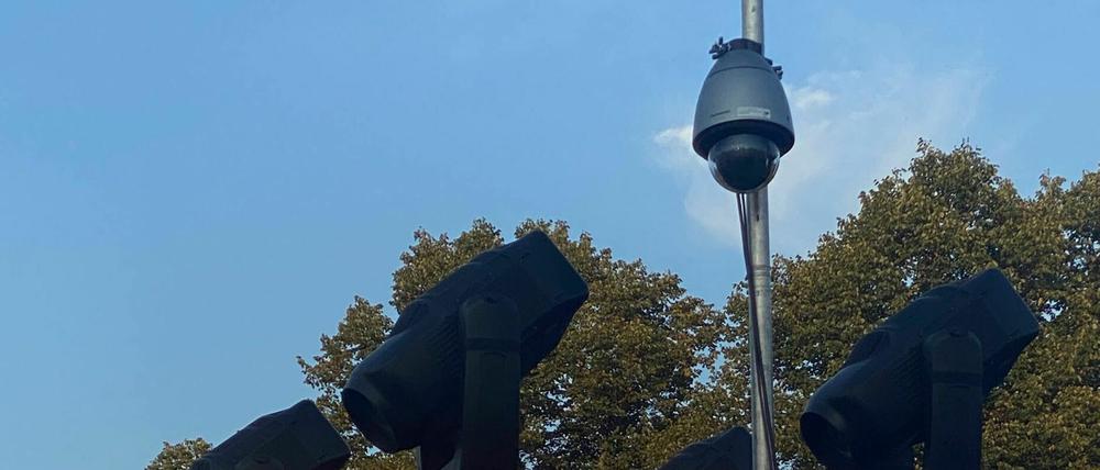 Auch auf dem LED-Turm auf dem Platz der Einheit war eine Kamera installiert.