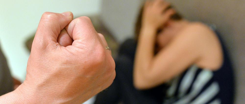 Gewalt gegen Frauen - der Lockdown macht die Lage bedrohter Frauen nicht einfacher.