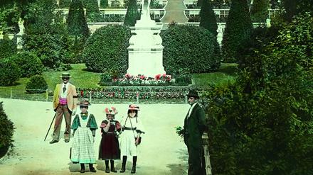 Historische Aufnahme von Schloss Sanssouci. 