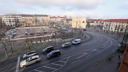 Der Luisenplatz wird zur Zeit als Parkplatz für die Mitarbeiter des St. Josefs-Krankenhauses genutzt.