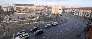 Der Luisenplatz wird zur Zeit als Parkplatz für die Mitarbeiter des St. Josefs-Krankenhauses genutzt.