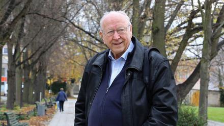 Voller Tatendrang. Der 82-jährige Fotograf Thomas Billhardt mit seinem neuesten Bildband. Der Kleinmachnower plant auch neue Ausstellungen.