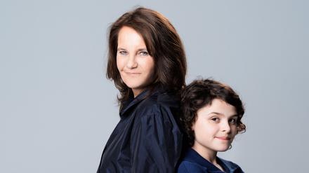 Clio-Gewinnerin Caroline Link und Riva Krymalowski, Hauptdarstellerin in "Als Hitler das rosa Kaninchen stahl".
