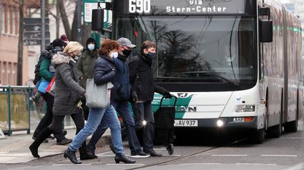Auch am Rathaus in Babelsberg gilt inzwischen eine Maskenpflicht