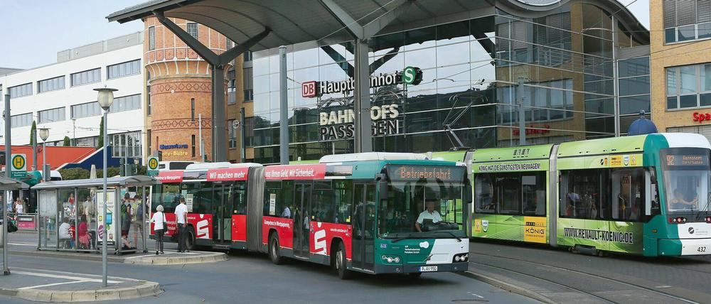 Auf mehren Bus- und Tramlinien gibt es Änderungen.