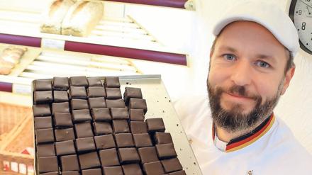 Dominosteine seien eher etwas für fortgeschrittene Weihnachtsbäcker, sagt Matthias Schröter.