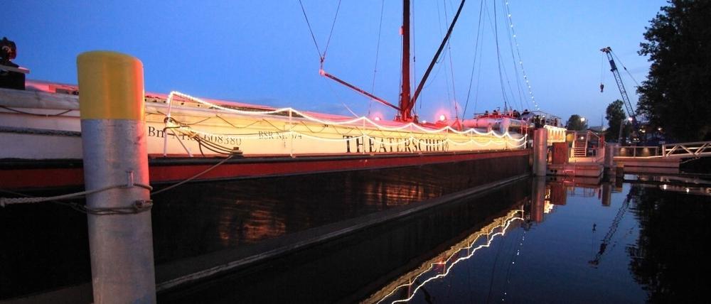 Ins Theaterschiff Potsdam ist eingebrochen worden.