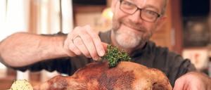 Daniel Zander, Inhaber des Babelsberger Restaurants Otto Hiemke, bietet auch Gänsebraten im Außer-Haus-Verkauf.