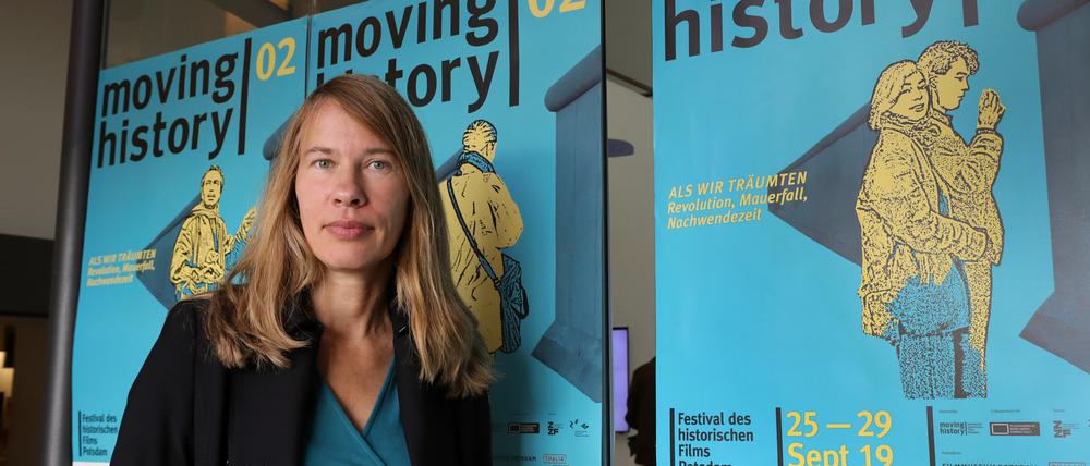 Ilka Brombach leitet Moving History und ist seit Oktober 2020 auch kuratorische Leiterin des Filmmuseums Potsdam.
