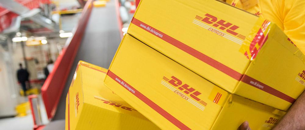 Weihnachtspakete müssen bis Samstag abgegeben werden, damit sie pünktlich zum Fest ankommen.