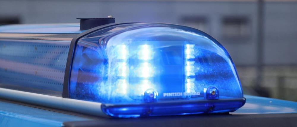 Zwei Männer wurden in Gewahrsam genommen.