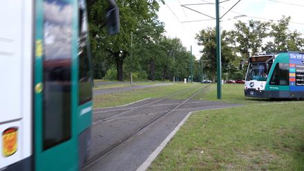 Geplante Strassenbahnverbindung Potsdam-Krampnitz. Die bestehende Strecke endet bisher am Jungfernsee vor Neu Fahrland
