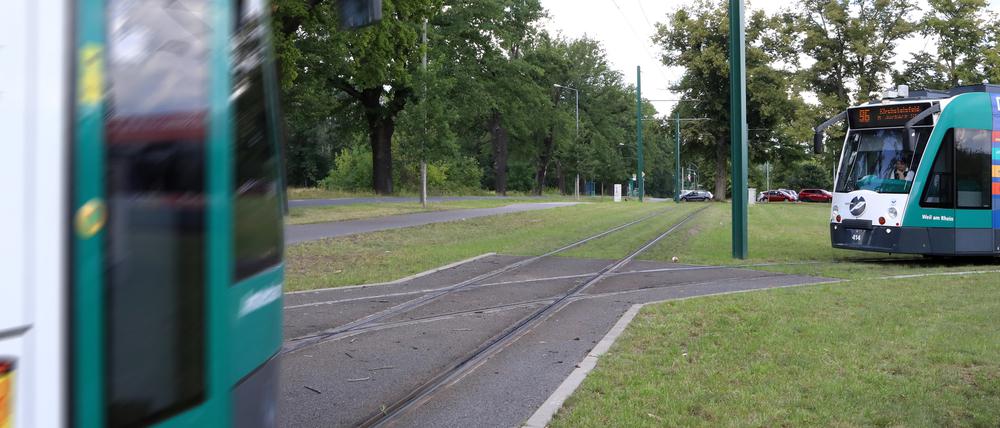 Geplante Strassenbahnverbindung Potsdam-Krampnitz. Die bestehende Strecke endet bisher am Jungfernsee vor Neu Fahrland