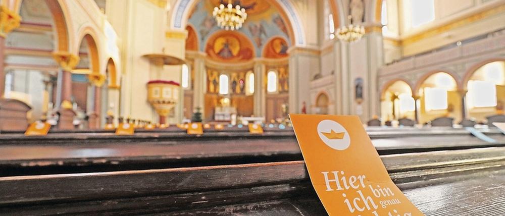 Stille Nacht. Die Gottesdienste in Potsdams Kirchen – hier St. Peter und Paul – dürften zu Weihnachten wieder viel Zuspruch finden.