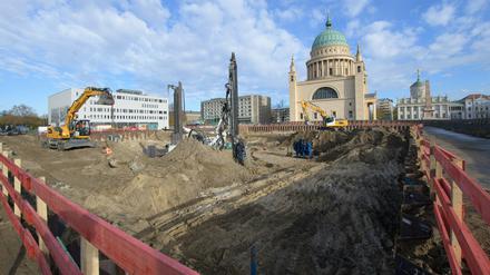 Die Baustelle für das Wohnquartier auf dem Gelände der früheren Fachhochschule neben der Nikolaikirche.