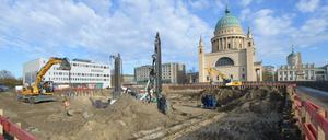 Die Baustelle für das Wohnquartier auf dem Gelände der früheren Fachhochschule neben der Nikolaikirche.