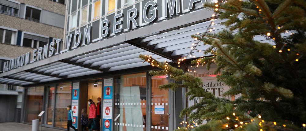 Das Klinikum "Ernst von Bergmann" am Sonntag