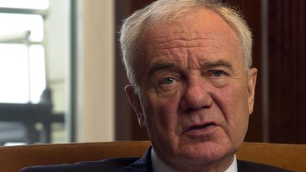 Manfred Stolpe (SPD) im Jahr 2003, damals Bundesminister für Verkehr, Bau- und Wohnungswesen. Stolpe starb am 29. Dezember 2019.