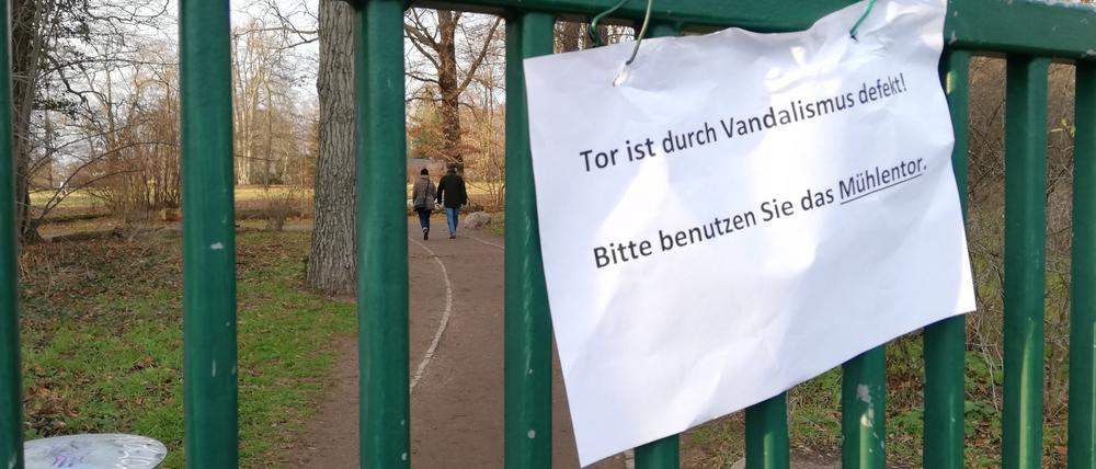 Die beschädigten Zugänge zum Park Babelsberg werden offiziell erst wieder am 4. Januar 2021 geöffnet.