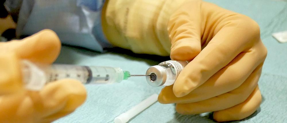 Am Dienstag hat die Impfung der Mitarbeiter des Bergmann-Klinikums begonnen.