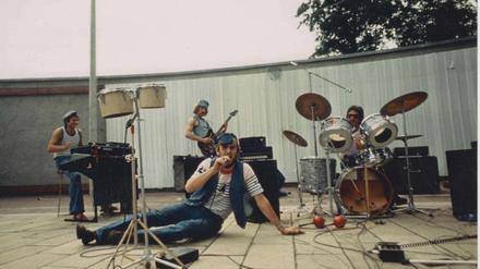 Die Babelsberger Rockband bab-formation 1977 auf der Inselbühne der Freundschaftsinsel Potsdam.