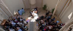 89 Paare ließen sich 2020 in der Kirche am Neuendorfer Anger trauen (Archivbild).