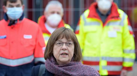 Brandenburgs Gesundheitsministerin Ursula Nonnemacher (Bündnis 90/Die Grünen), bei der Eröffnung des Potsdamer Impfzentrums in der Metropolishalle im Filmpark Babelsberg. 