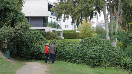 Der Uferweg über die Flächen zahlreicher Grundstückseigentümer ist gesperrt.