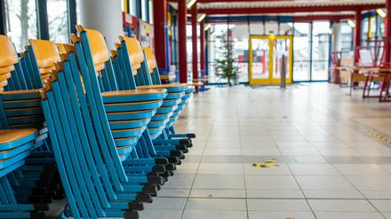 In den Schulen in Brandenburg ist der Präsenzunterricht ausgesetzt. Kinder von Eltern in systemrelevanten Berufen werden notbetreut (Symbolbild).