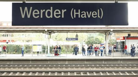 Der Bahnhof in Werder (Havel) - hier soll es zu einer Kollision zwischen einem Zug und einer Person gekommen sein. Der Bahnverkehr wurde gestoppt, der Vorfall bestätigte sich aber nicht.