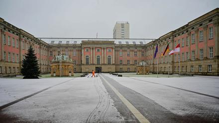 Schnee vor dem Brandenburger Landtag: Anfang Januar schneiten in Potsdam die ersten Flocken des Jahres.