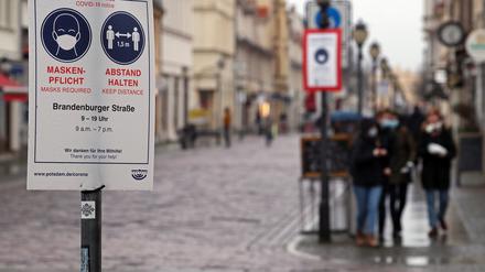 In Potsdam musste der Richter ein Bußgeld zahlen, weil er keine Maske trug. 
