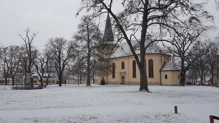Der verschneite Weberplatz in Babelsberg.