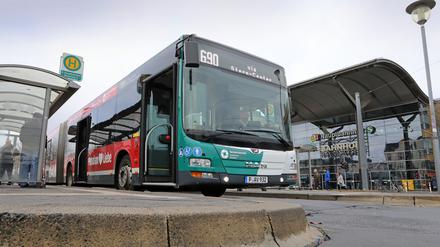 ViP Bus am Potsdamer Hauptbahnhof.