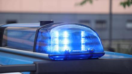 Die Polizei sucht mit einem Phantombild nach einem Tatverdächtigen.